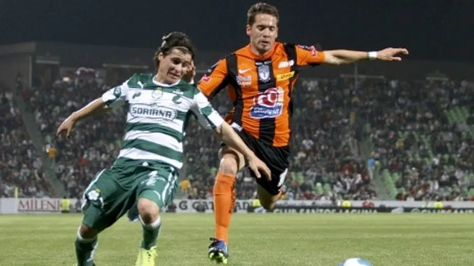 Santos y Pachuca empatan a cero en su debut en el C2012