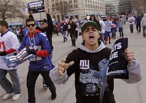 El logo del equipo inundó las calles de Manhattan (FOTO: AP)