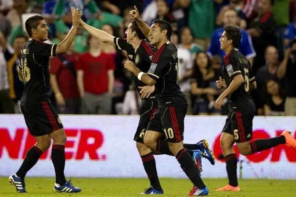 Marco Fabián abrió el marcador | FOTO: MEXSPORT