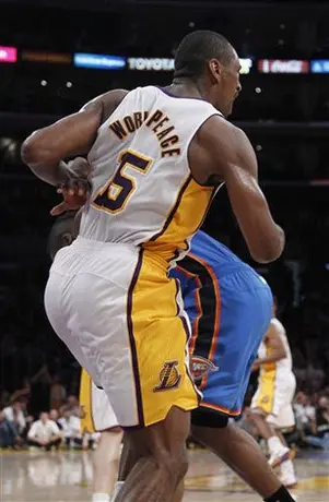 World Peace, suspendido por 7 partidos