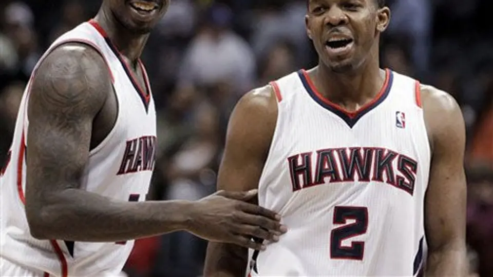 Hawks y Jazz definen juego en cuádruple tiempo extra