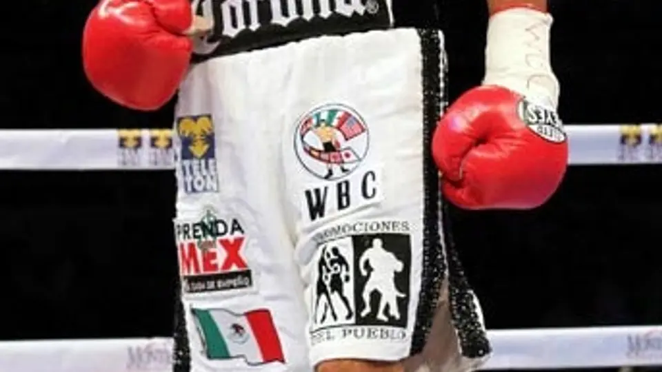 Johnny se proclama campeón frente a Rojas