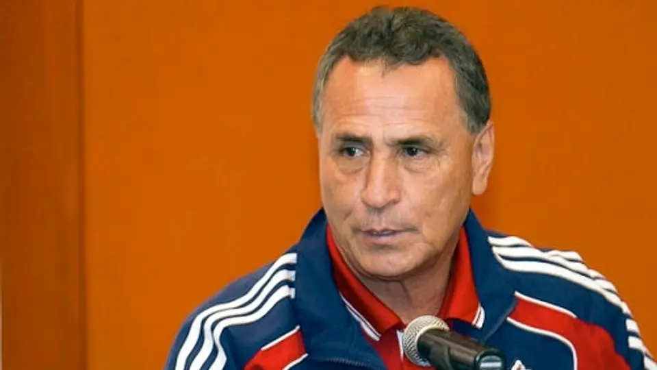 José Luis Real podría volver como DT de Chivas