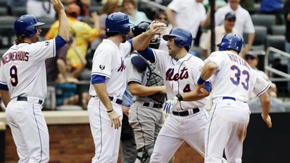 Mets blanquean a Padres
