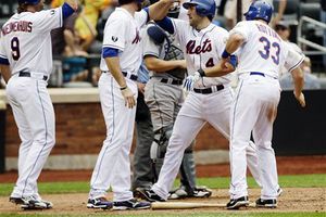 Mets blanquean a Padres
