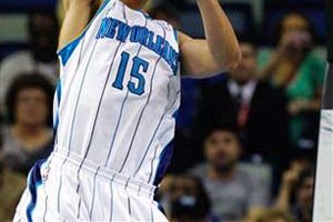 Ayón marca 10 puntos en triunfo de Hornets sobre Dallas