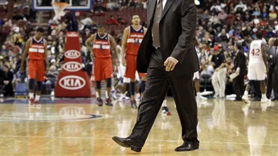Saunders, cesado como entrenador de Wizards