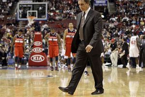 Saunders, cesado como entrenador de Wizards