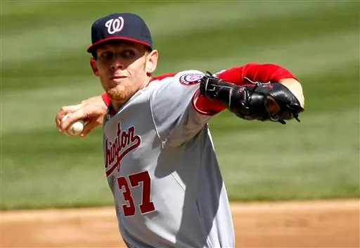 Strasburg domina y luce en su primer partido inaugural