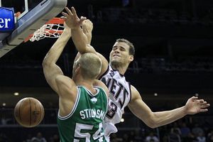 Celtics vencen a Nets y alcanzan la cima