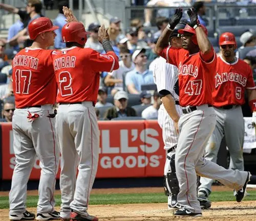 Angelinos apalean a Yanquis
