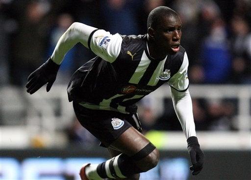 Demba Ba marcó un golazo para abrir el marcador. FOTO: AP