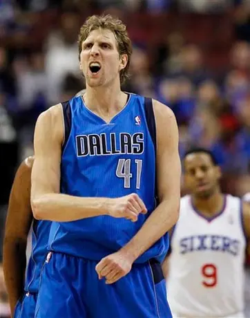 Nowitzki impulsa a Dallas para vencer a 76ers