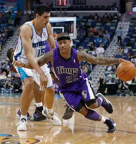 Nájera y Ayón, siguiendo caminos opuestos en la NBA