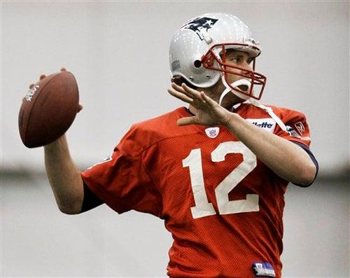 Brady afina la puntería. FOTO: AP