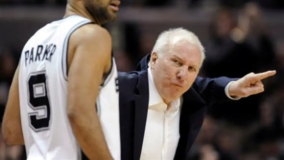 Parker le da la victoria a San Antonio 101-95 sobre Golden State