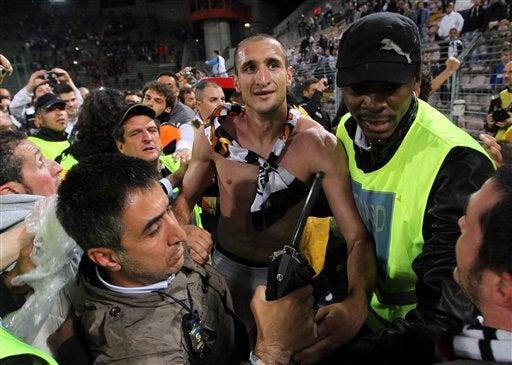 Los jugadores celebran tras vencer al Cagliari 2-0 | AP