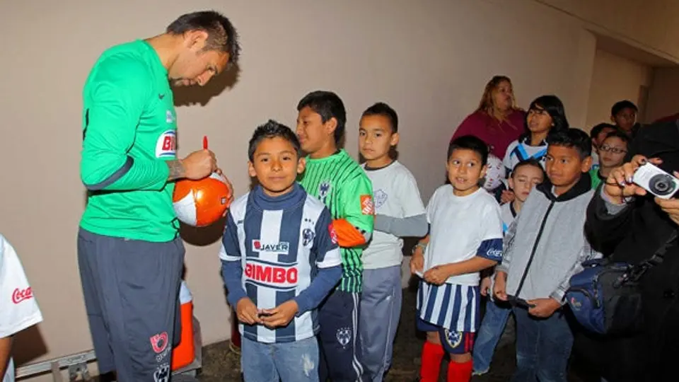 Niños y jóvenes en Tijuana mostraron su apoyo al Monterrey
