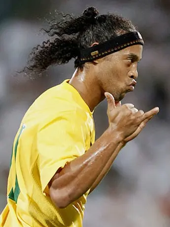 Para Ronaldo, será Ronaldinho clave para ganar en 2014 | FOTO: AP