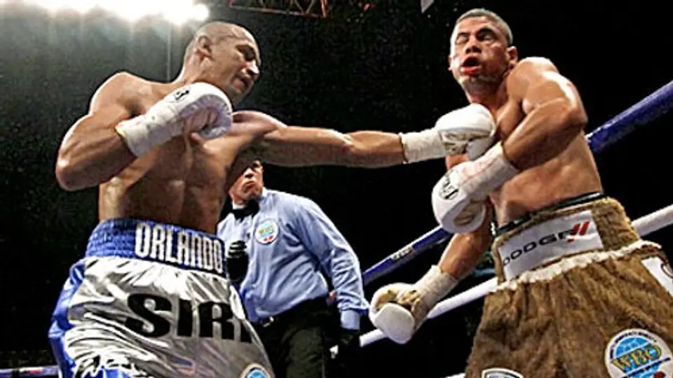 Orlando Salido retuvo su título Pluma del OMB
