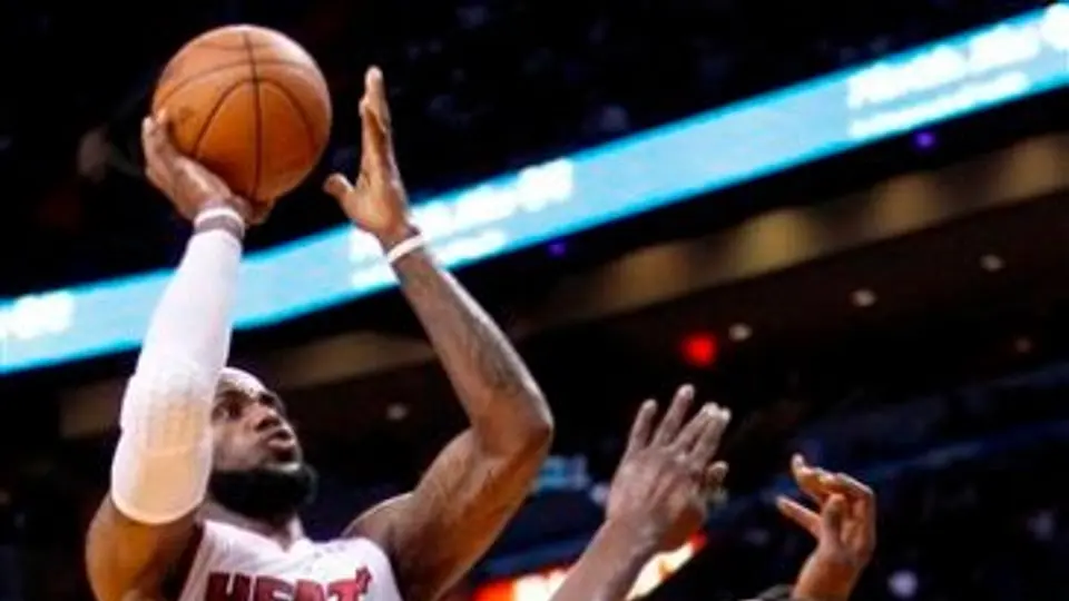 Heat aseguró su lugar en Playoffs