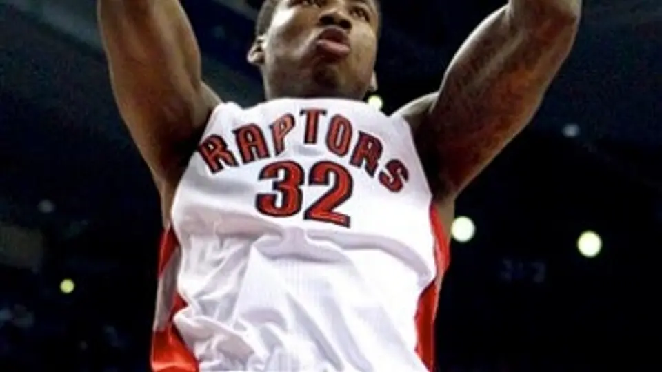 Sacramento vence como visitante 98-91 a Toronto