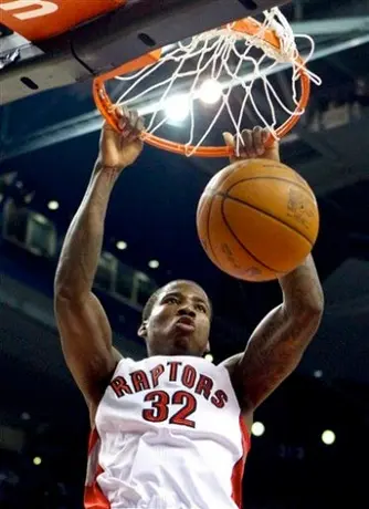 Sacramento vence como visitante 98-91 a Toronto