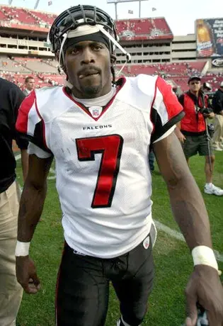 Michael Vick podría visitar Monterrey
