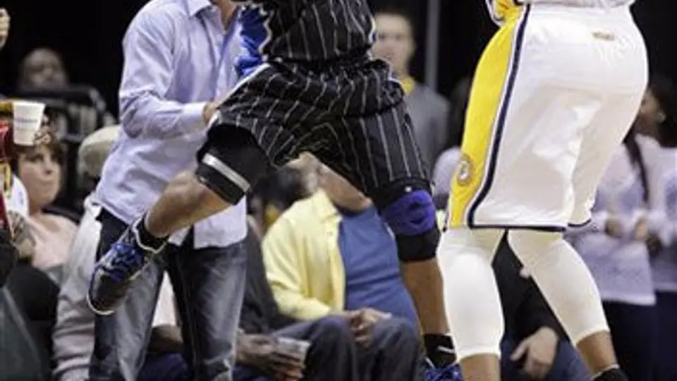 Magic vence a Pacers sin Howard