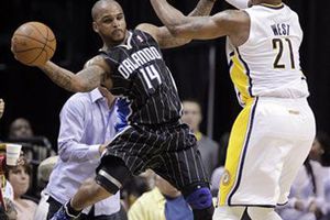 Magic vence a Pacers sin Howard