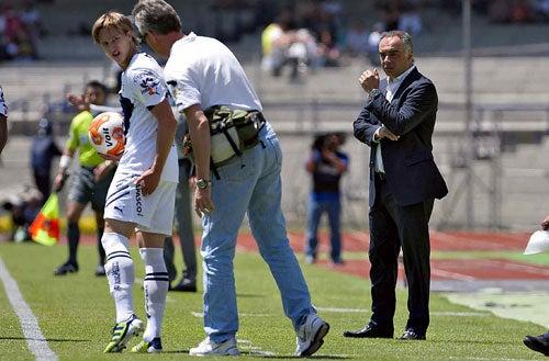 José Antonio García tuvo una molestia y salió de cambio al minuto 10. (FOTO: MEXSPORT)