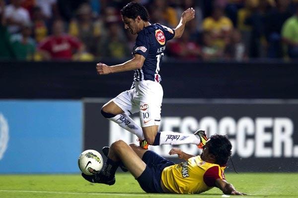 Morelia comenzó dominando el partido. FOTO: MEXSPORT