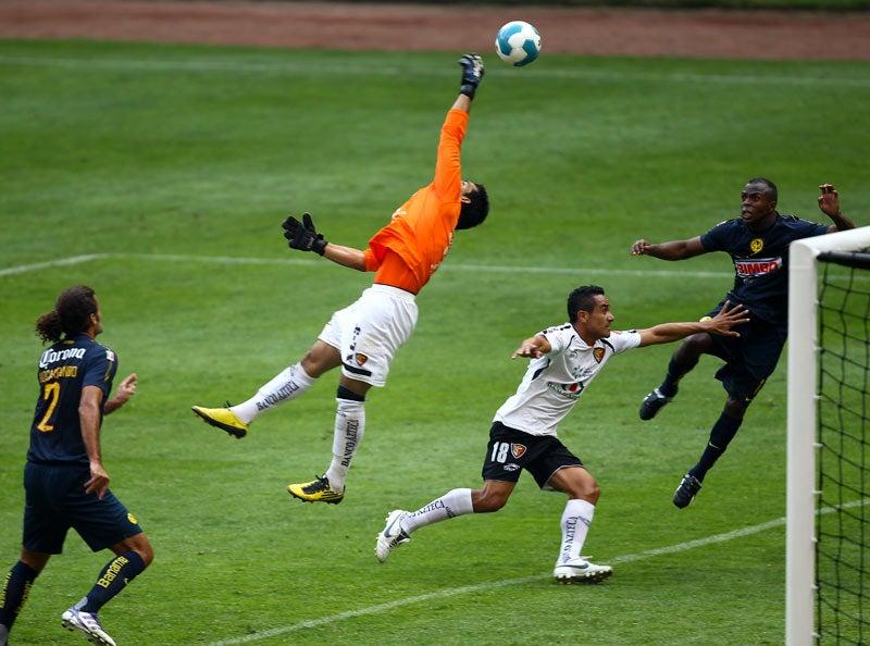 Las Águiles superaron a los felinos 2-0. FOTO: BERNARDO MALDONADO