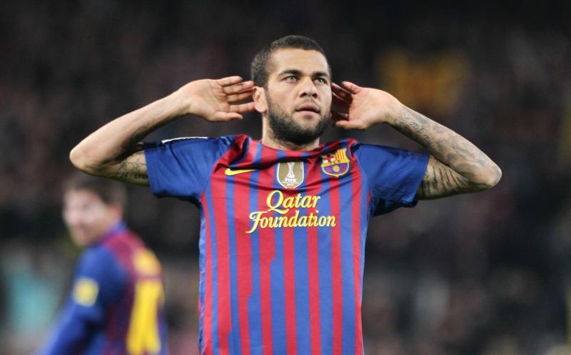Alves celebra el segundo gol de los blaugranas. FOTO: EFE