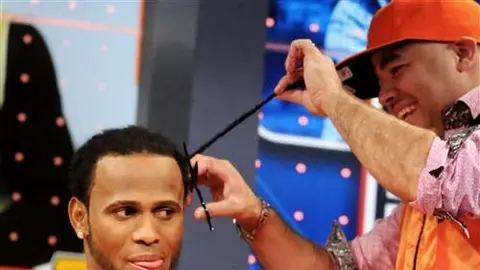 Cabello de José Reyes subastado en 10 mil 200 dólares