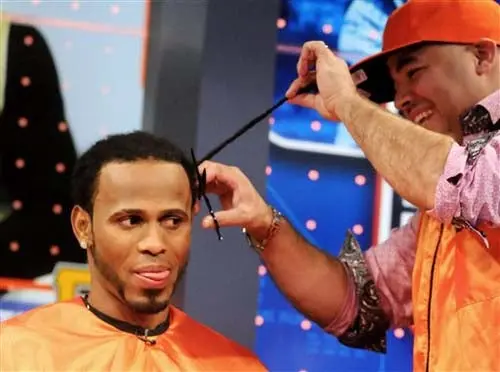 Cabello de José Reyes subastado en 10 mil 200 dólares