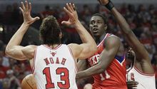 76ers vencen a Bulls e igualan la serie