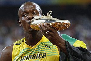 Bolt deja a su novia para evitar distracciones