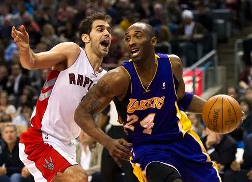 Bryant salva a Lakers y les da el triunfo sobre Toronto
