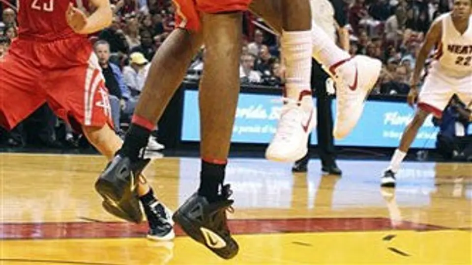Heat vence a Rockets y los elimina de la postemporada