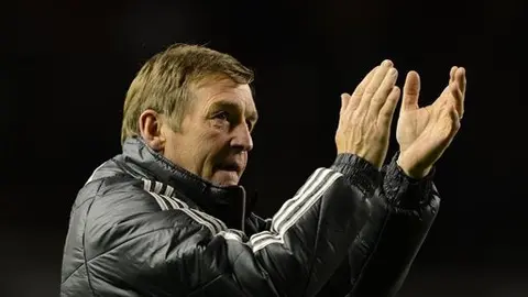 Liverpool despide al técnico Kenny Dalglish