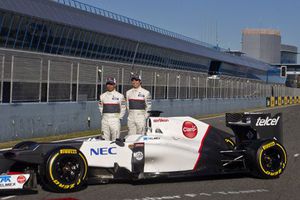 Sergio Pérez busca superar a Kobayashi "en todo"