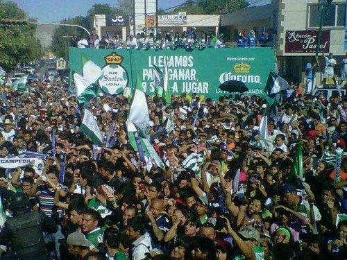 Afición de Santos celebran el título | FOTO DE TWITTER @clubsantoslagun