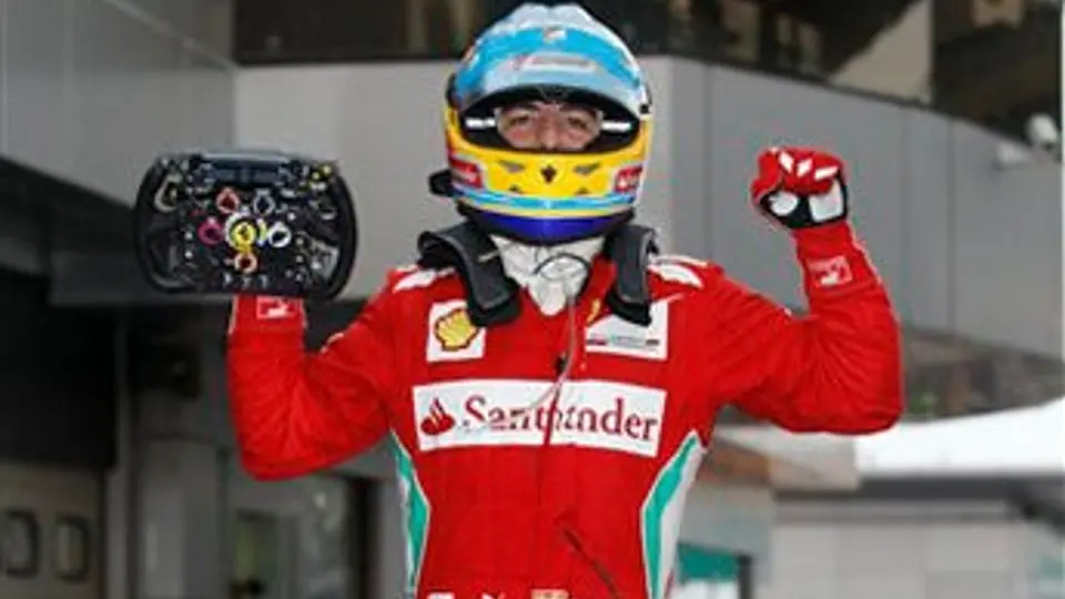 Alonso gana por tercera vez el GP de Malasia