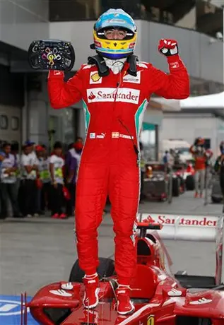 Alonso gana por tercera vez el GP de Malasia