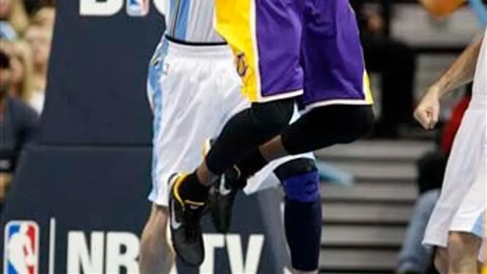 Lakers superó 93-89 a Denver
