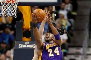 Lakers superó 93-89 a Denver