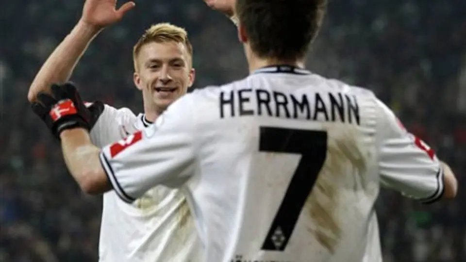 Bayern Munich cae y complica su liderato en Alemania