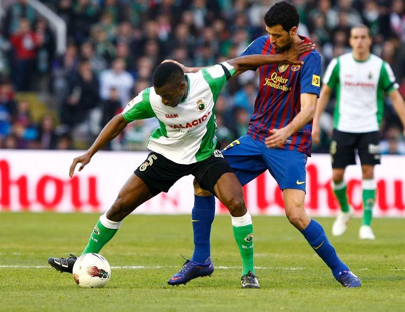 Barcelona busca imponerse ante el Racing. FOTO: EFE