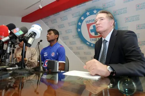 Quintano rechaza comparar a Maranhao con Droguett
